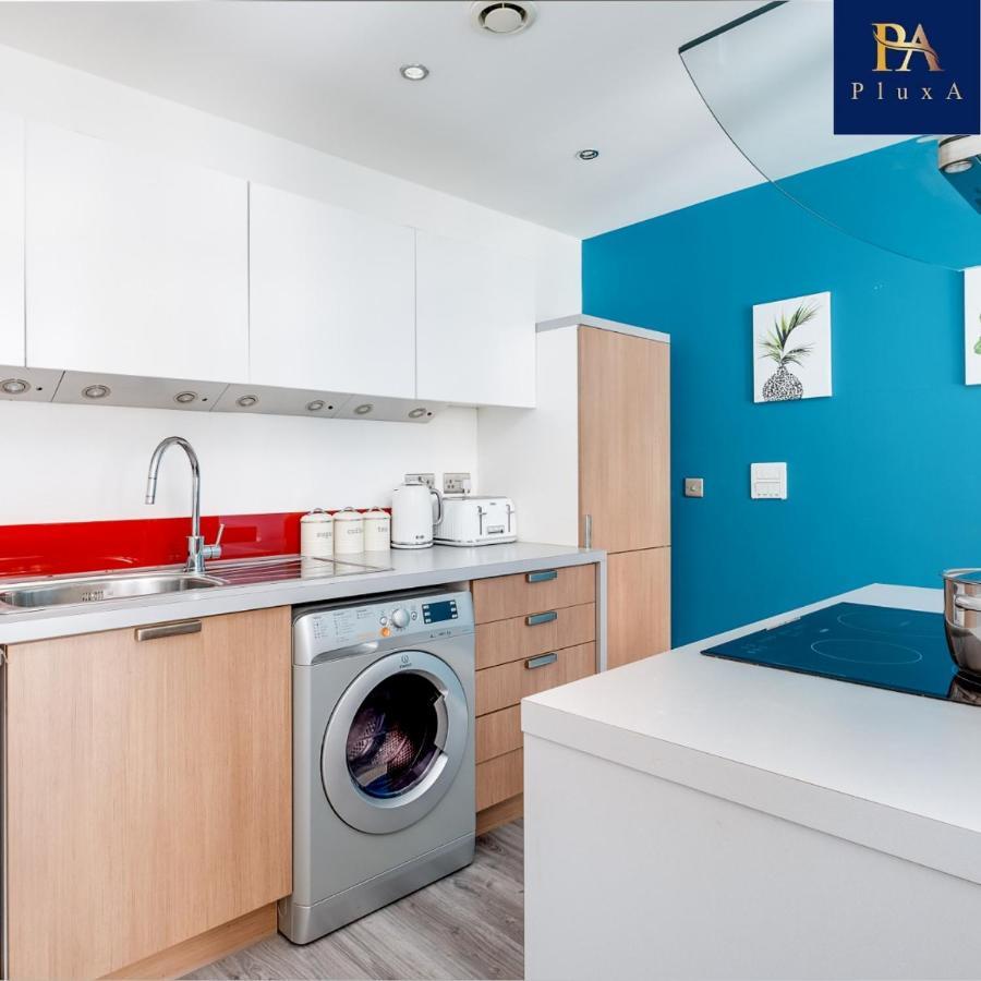 Pluxa Vivid Veranda Beautiful City Centre Apartment With Free Parking Birmingham Eksteriør billede