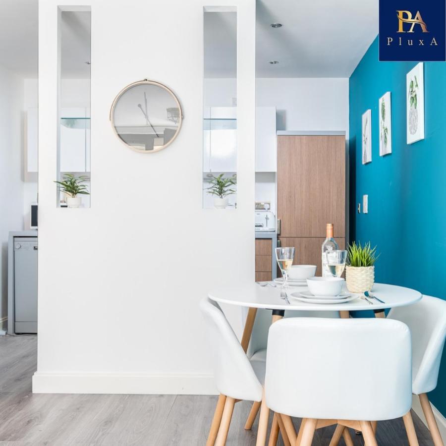 Pluxa Vivid Veranda Beautiful City Centre Apartment With Free Parking Birmingham Eksteriør billede