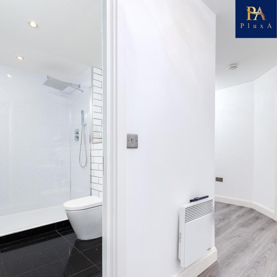 Pluxa Vivid Veranda Beautiful City Centre Apartment With Free Parking Birmingham Eksteriør billede
