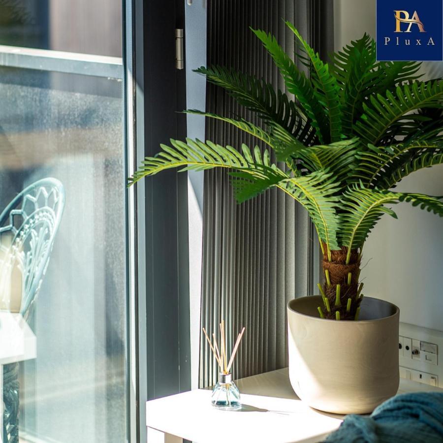 Pluxa Vivid Veranda Beautiful City Centre Apartment With Free Parking Birmingham Eksteriør billede