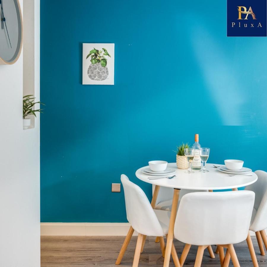 Pluxa Vivid Veranda Beautiful City Centre Apartment With Free Parking Birmingham Eksteriør billede
